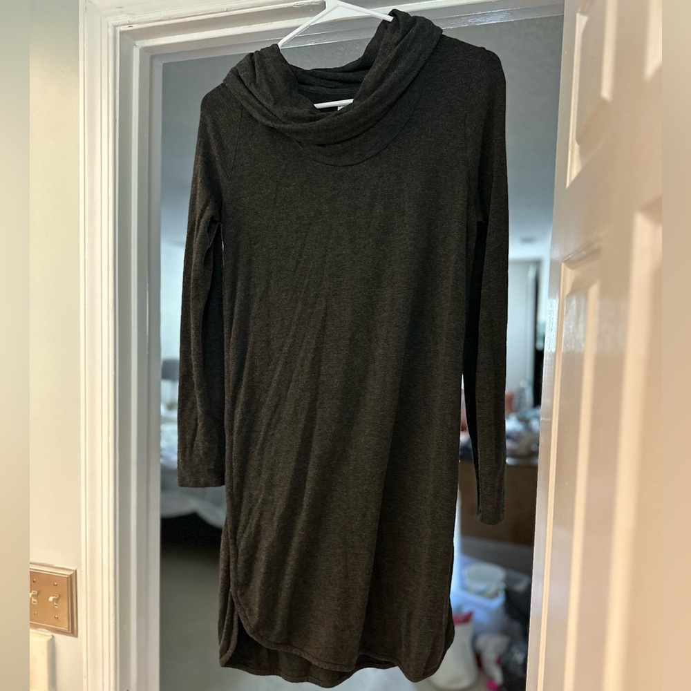 Lou and grey long sleeve gray dress, size small